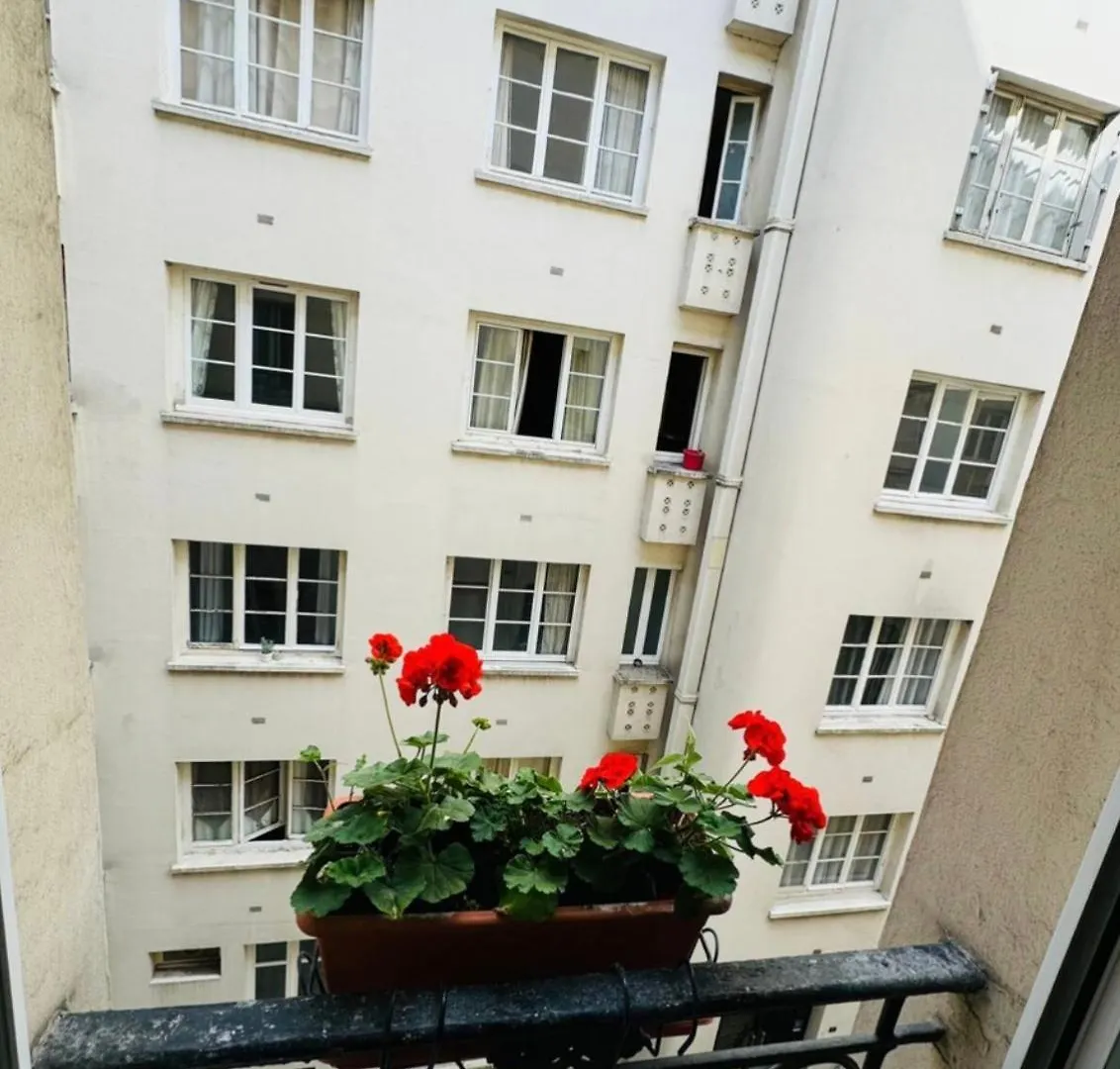 Bel Appart Proche Tour Eiffel Paris 0*,  France